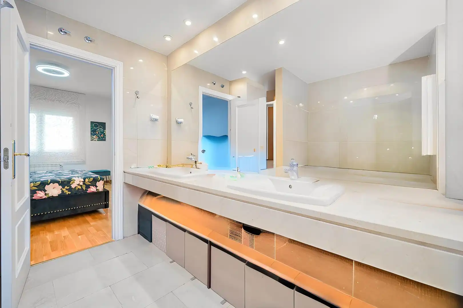 Baño de Casa o chalet de alquiler en Pozuelo de Alarcón con Calefacción, Jardín privado y Terraza