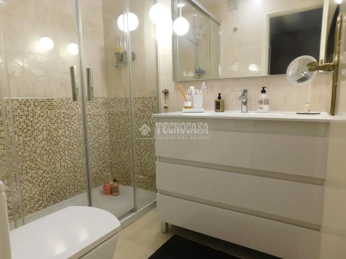 Baño de Casa adosada en venta en Zaragoza con Piscina comunitaria