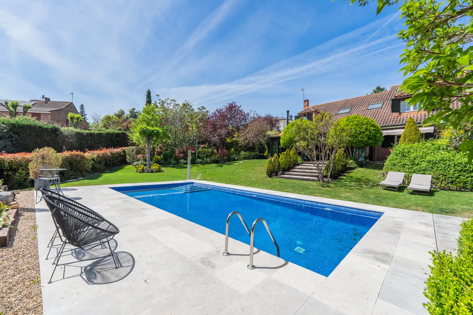 Swimming pool of Houses for sale in Madrid  with Air Conditioner, Private garden and Swimming Pool