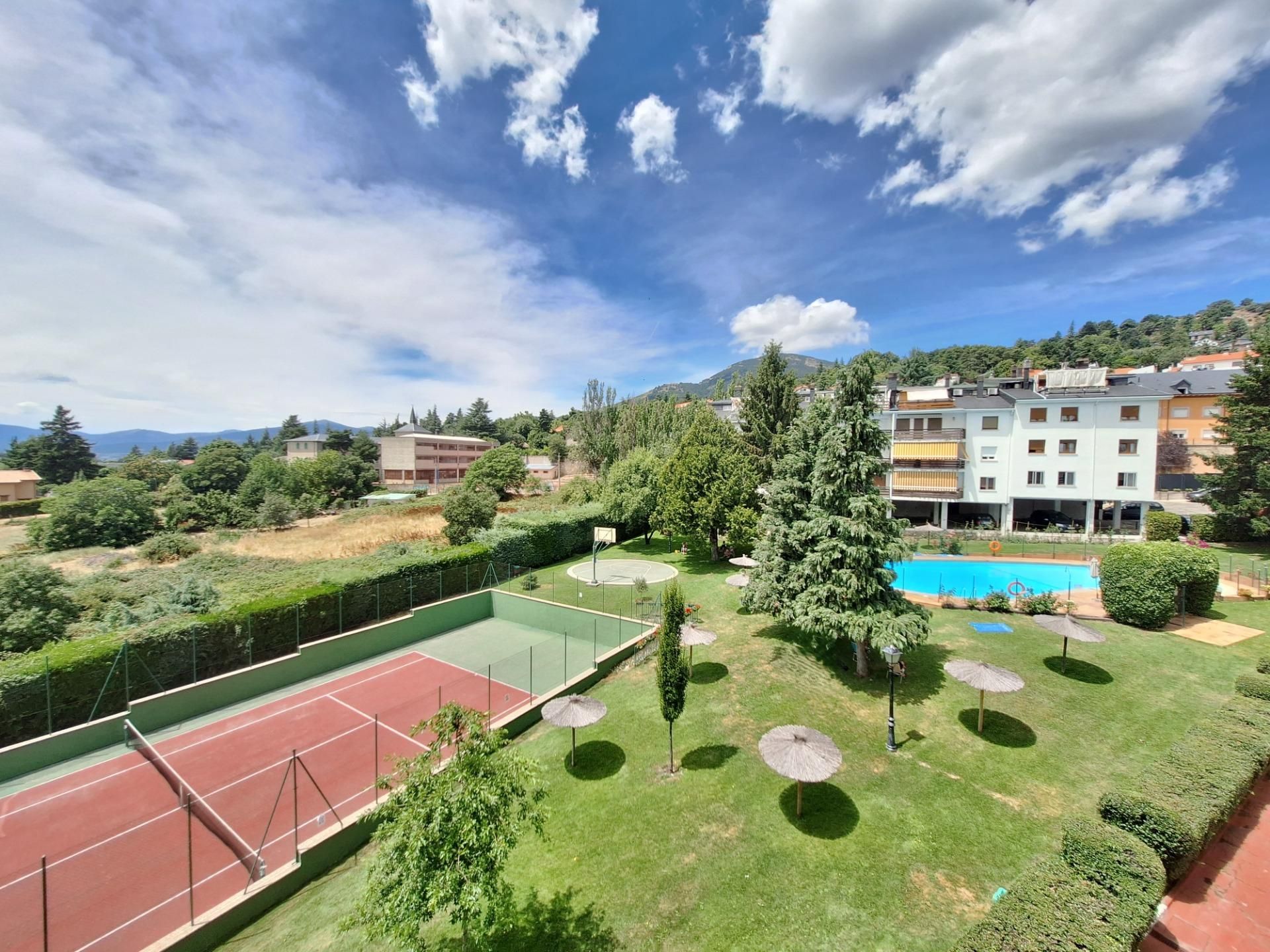Jardí de Pis en venda en Cercedilla amb Calefacció, Jardí privat i Parquet
