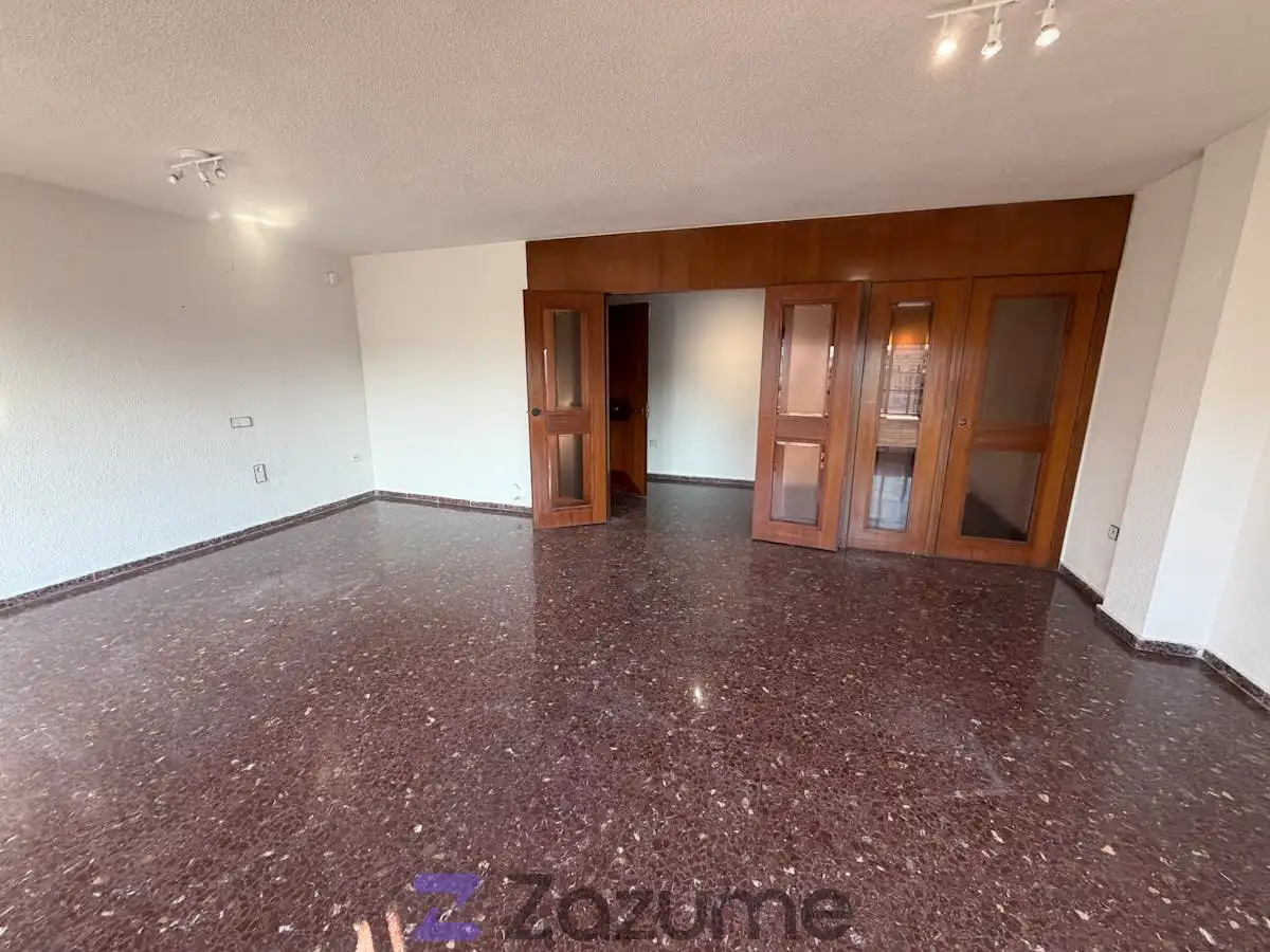 Flat with terrace to rent in Gran Via de les Germanies, imagen 30