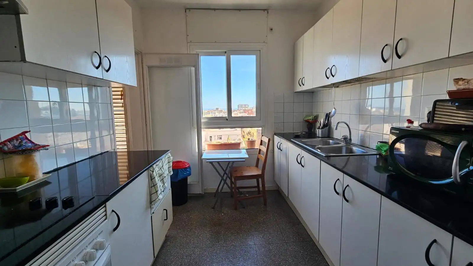Cuina de Àtic en venda en Barcelona amb Moblat