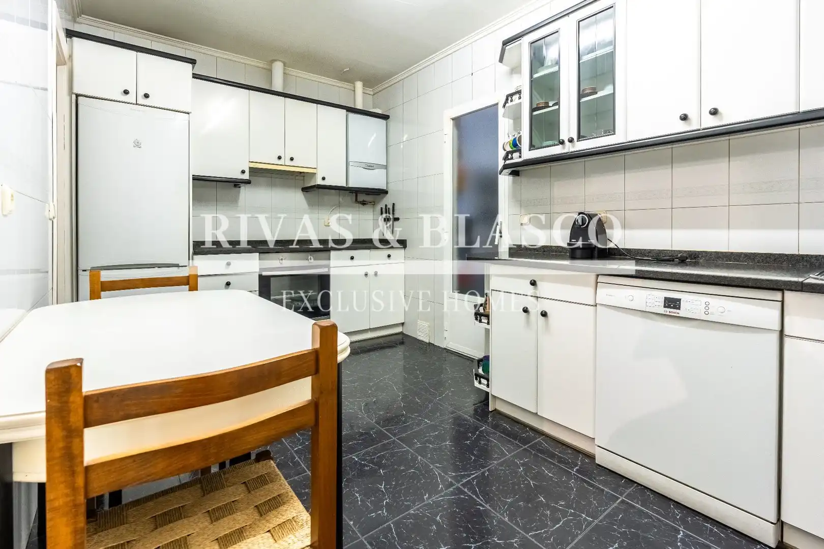 Kitchen of Apartments for sale in Donostia - San Sebastián   with Heating