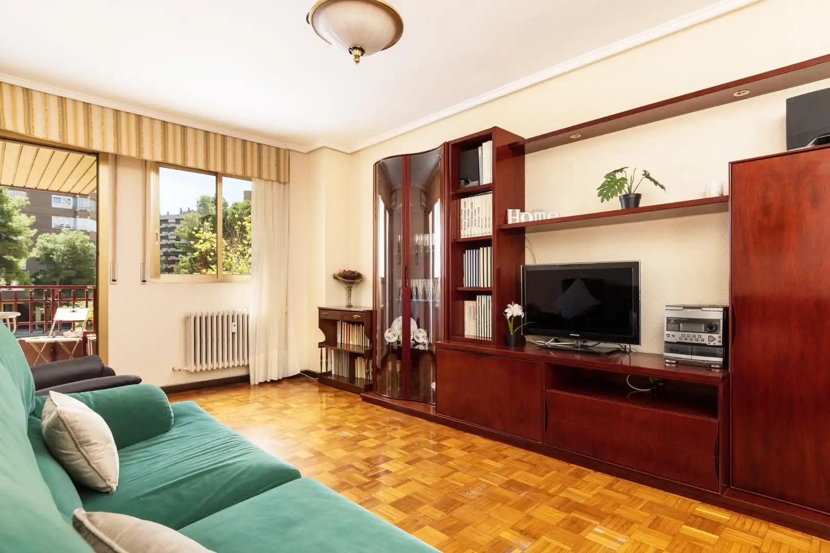 Piso en venta en Avenida ALIERTA, CESAREO, 42, Parque Miraflores