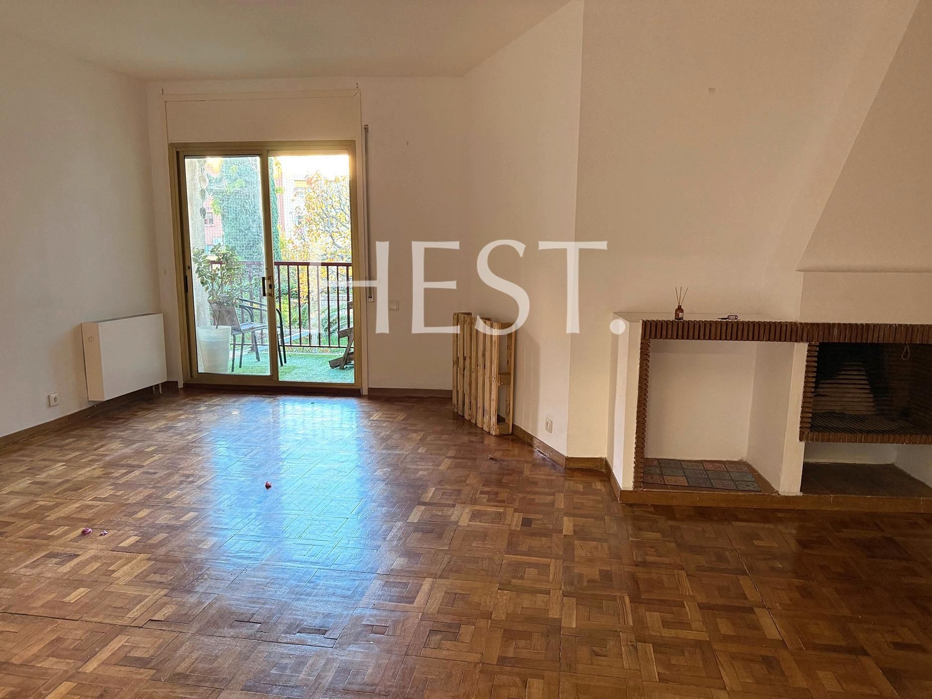 Living room of Flat for sale in  Barcelona Capital  with Balcony