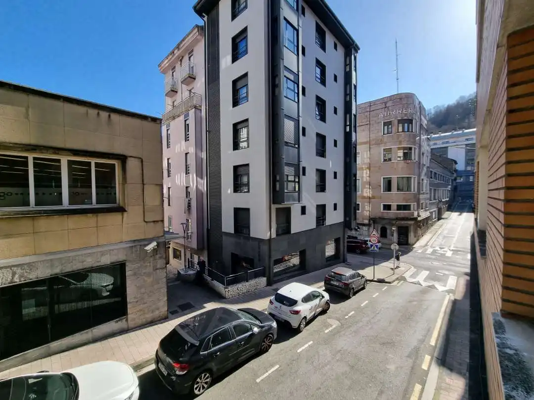 Außenansicht von Büro zum Verkauf in Eibar