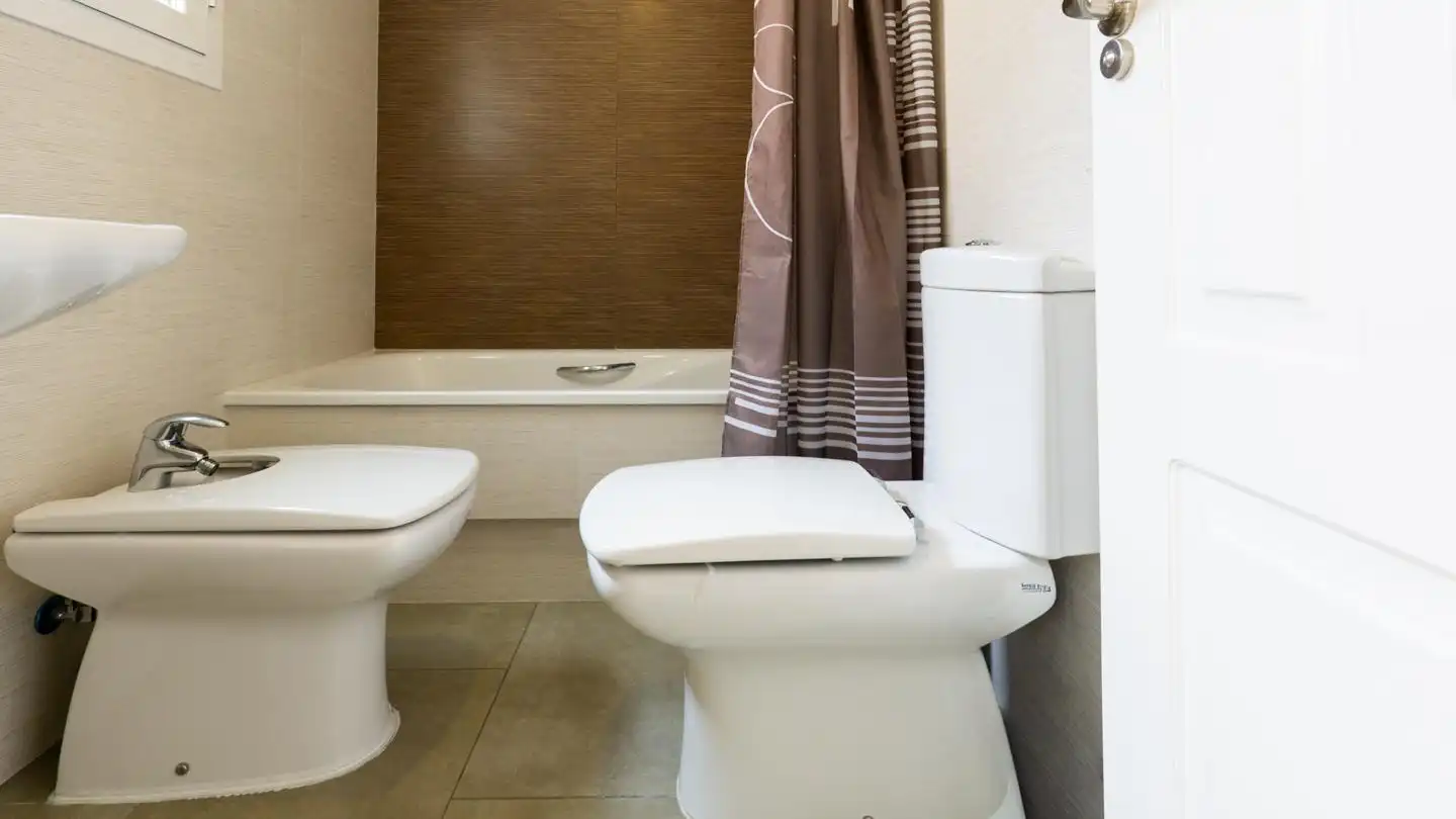Baño de Casa adosada en venta en Santa Pola con Aire acondicionado, Terraza y Trastero