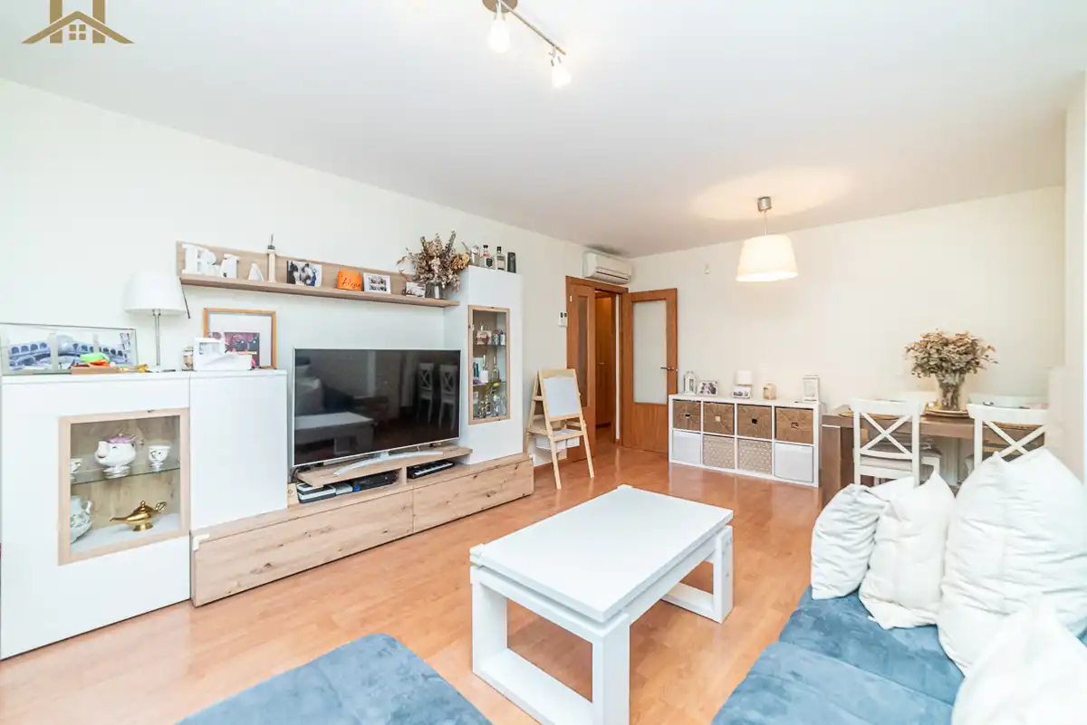 Sala de estar de Planta baja en venta en Arroyomolinos (Madrid) con Aire acondicionado, Calefacción y Jardín privado