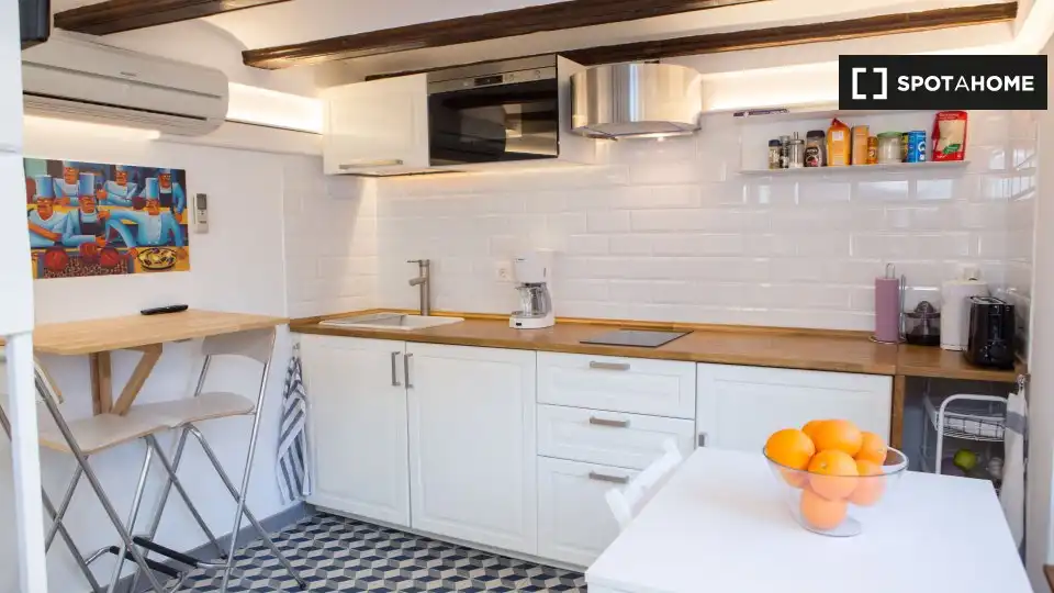 Flat with terrace to rent in Ciutat Vella, imagen 12