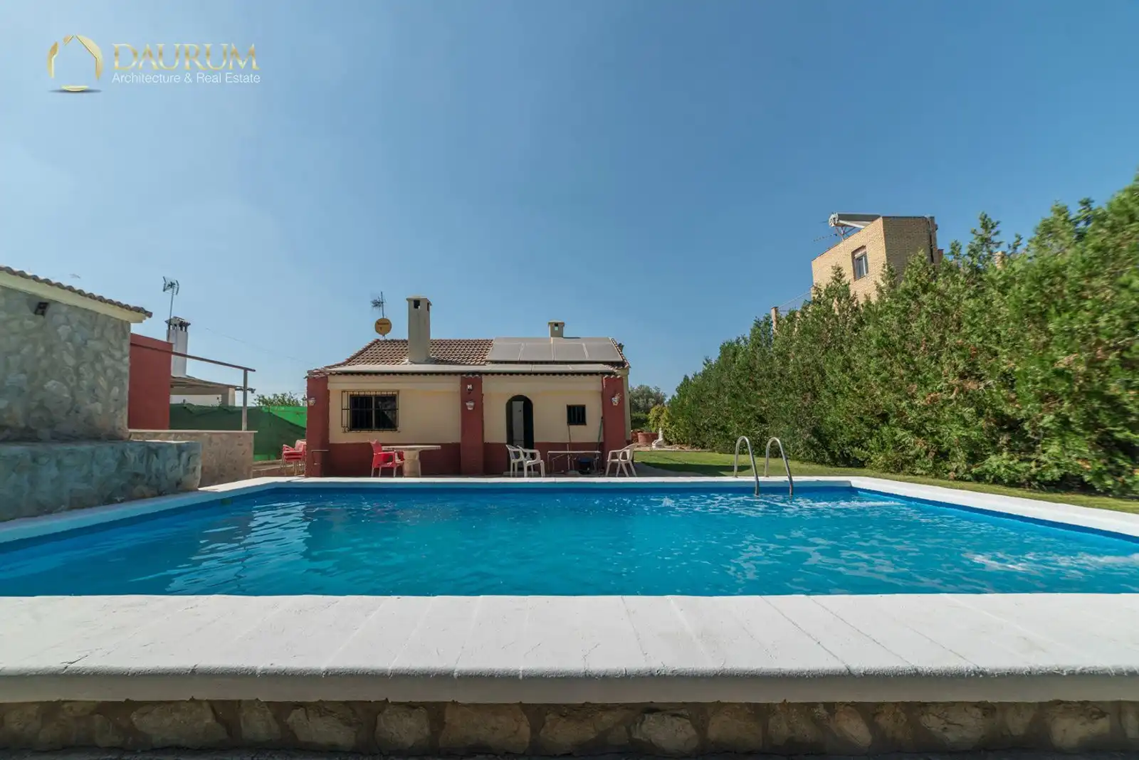 Piscina de Casa o xalet en venda en La Rinconada amb Aire condicionat, Calefacció i Piscina