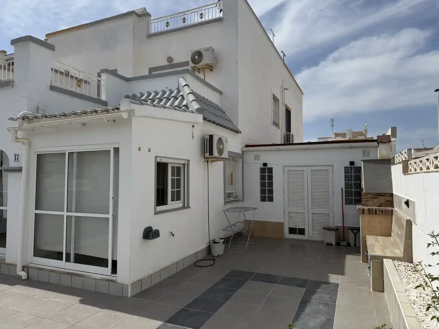 Exterior view of Houses for rent in Zona Carrefour - Urbanizaciones