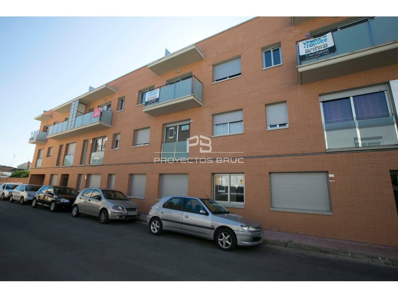 Vista exterior de Pis en venda en El Pla del Penedès