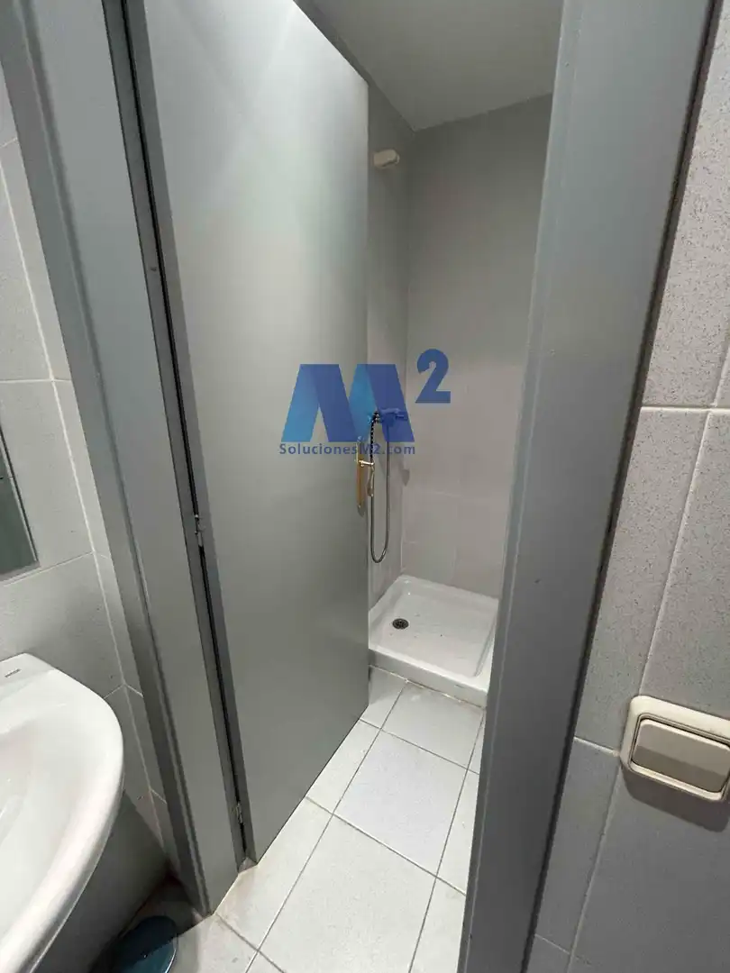 Bathroom of Industrial buildings for rent in Alcobendas