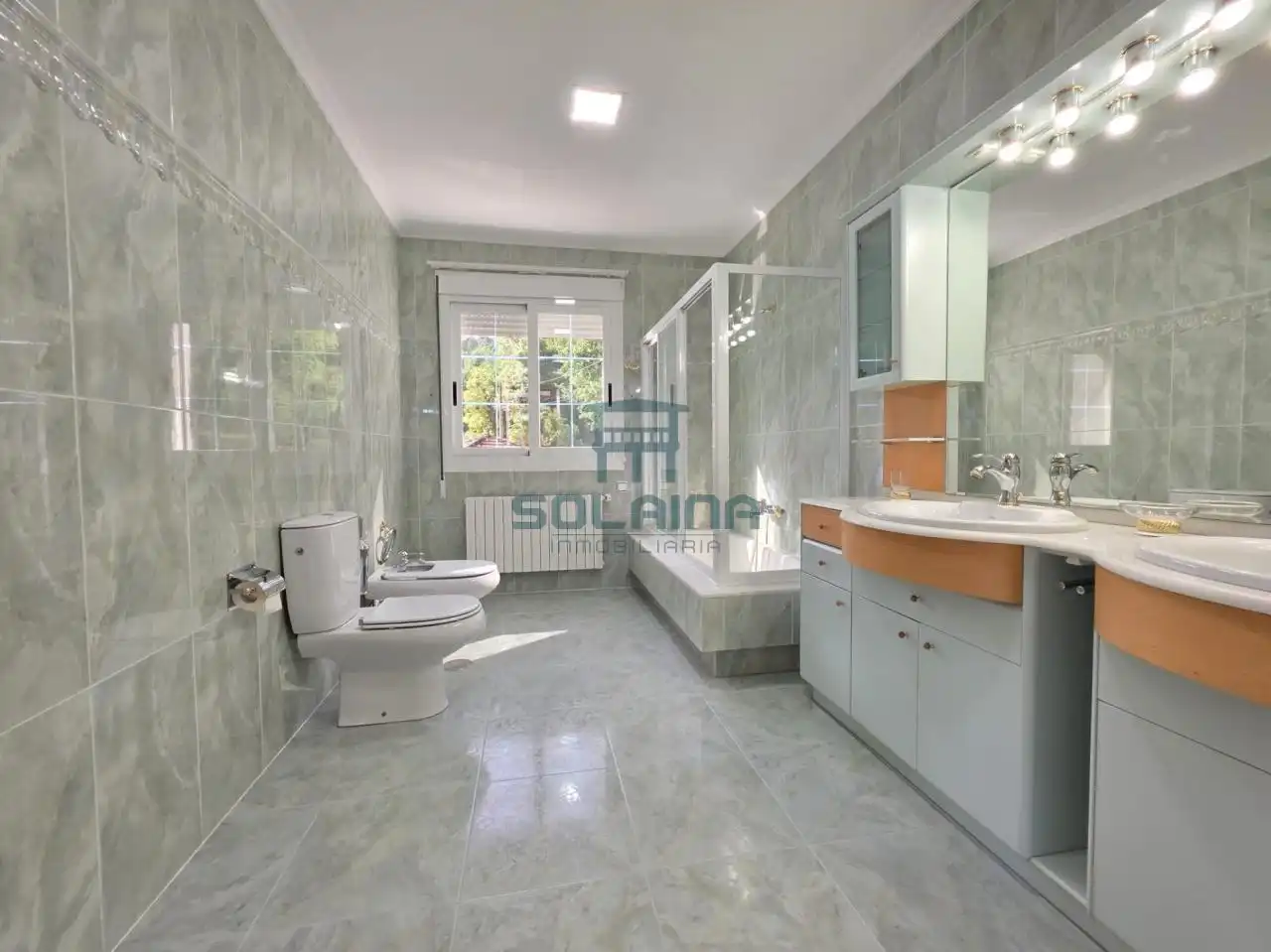 Baño de Casa o chalet en venta en A Merca   con Calefacción, Jardín privado y Terraza