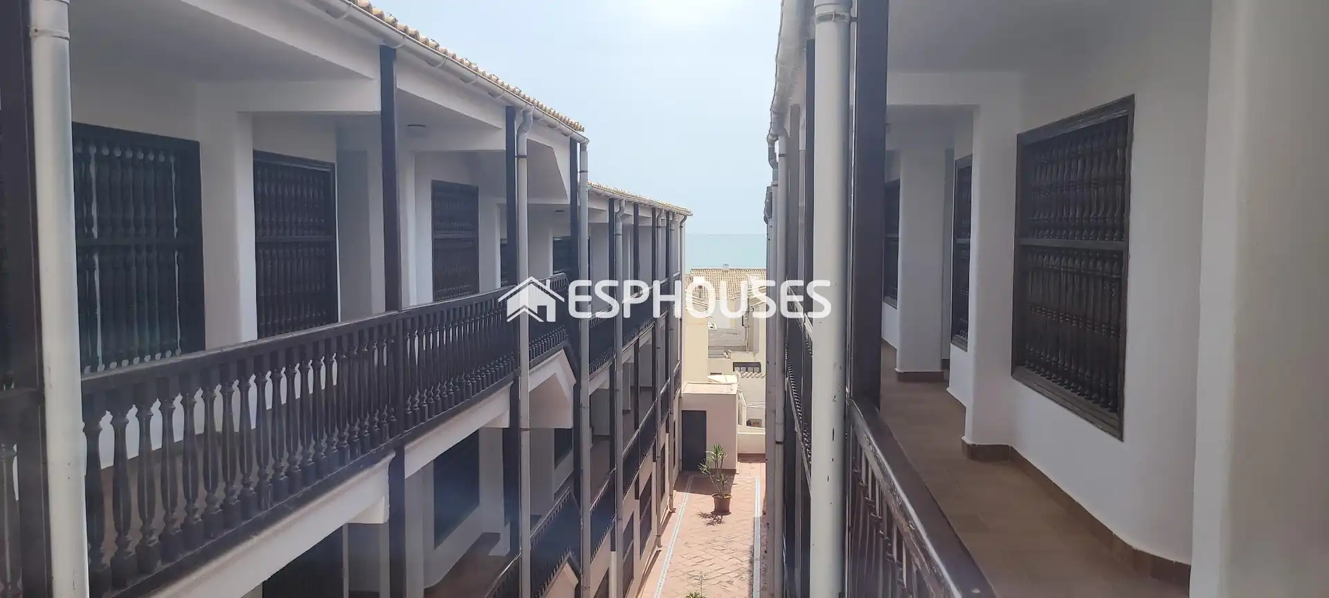Vista exterior de Ático en venta en Guardamar del Segura con Amueblado y Balcón