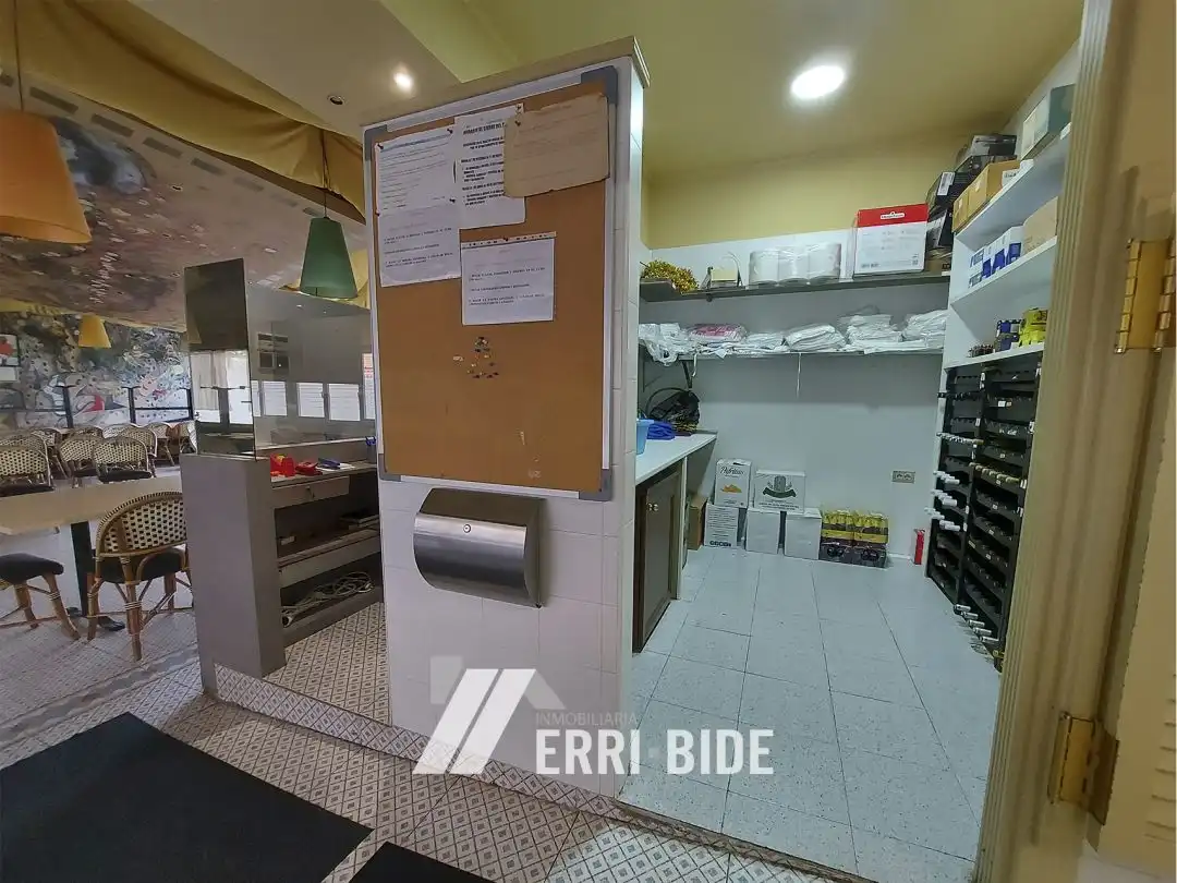 Cocina de Local en venta en Mungia con Aire acondicionado
