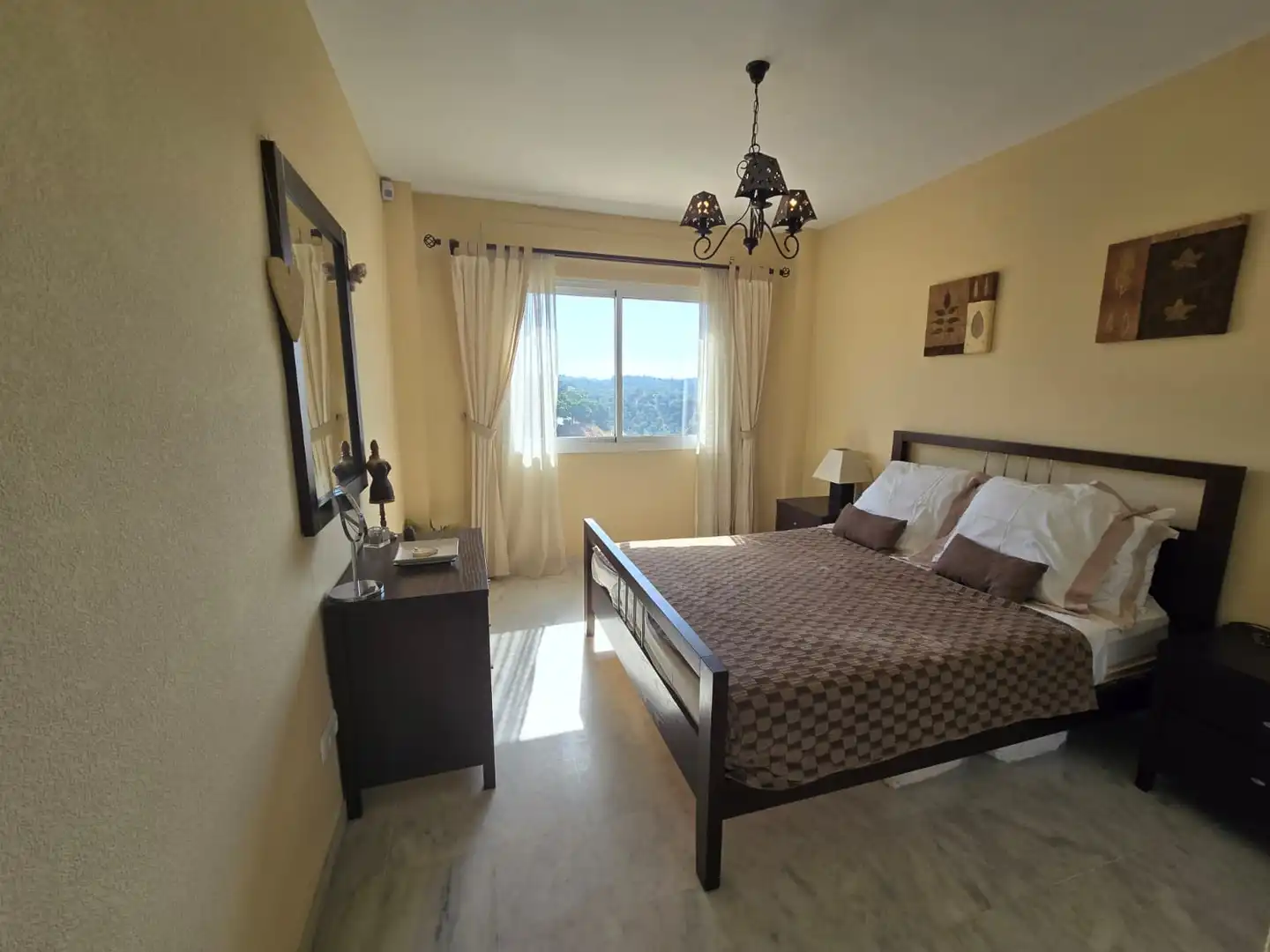Dormitori de Àtic en venda en Marbella amb Aire condicionat, Terrassa i Traster