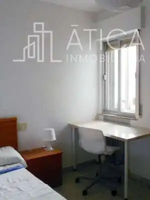 Habitación de Piso de alquiler en Castillejo de Martín Viejo con Calefacción, Terraza y Amueblado
