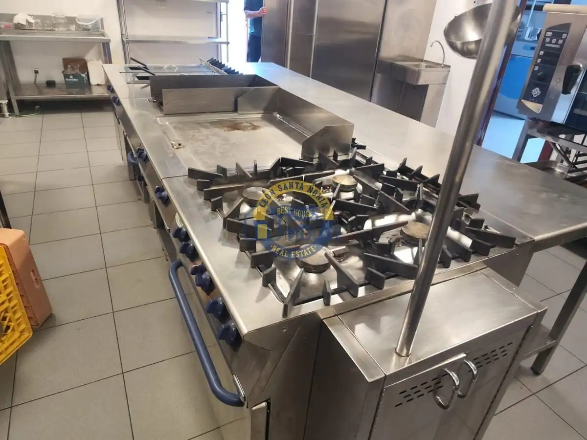 Kitchen of Commercial properties for sale in Villamañán  with Air Conditioner, Parquet flooring and Terrace