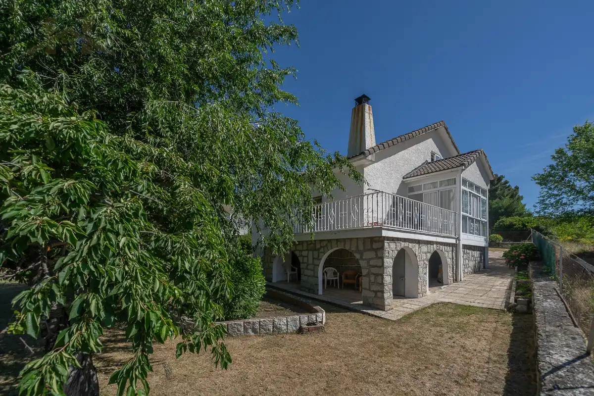 Exterior view of Houses for sale in Santa María de la Alameda  with Heating, Private garden and Terrace