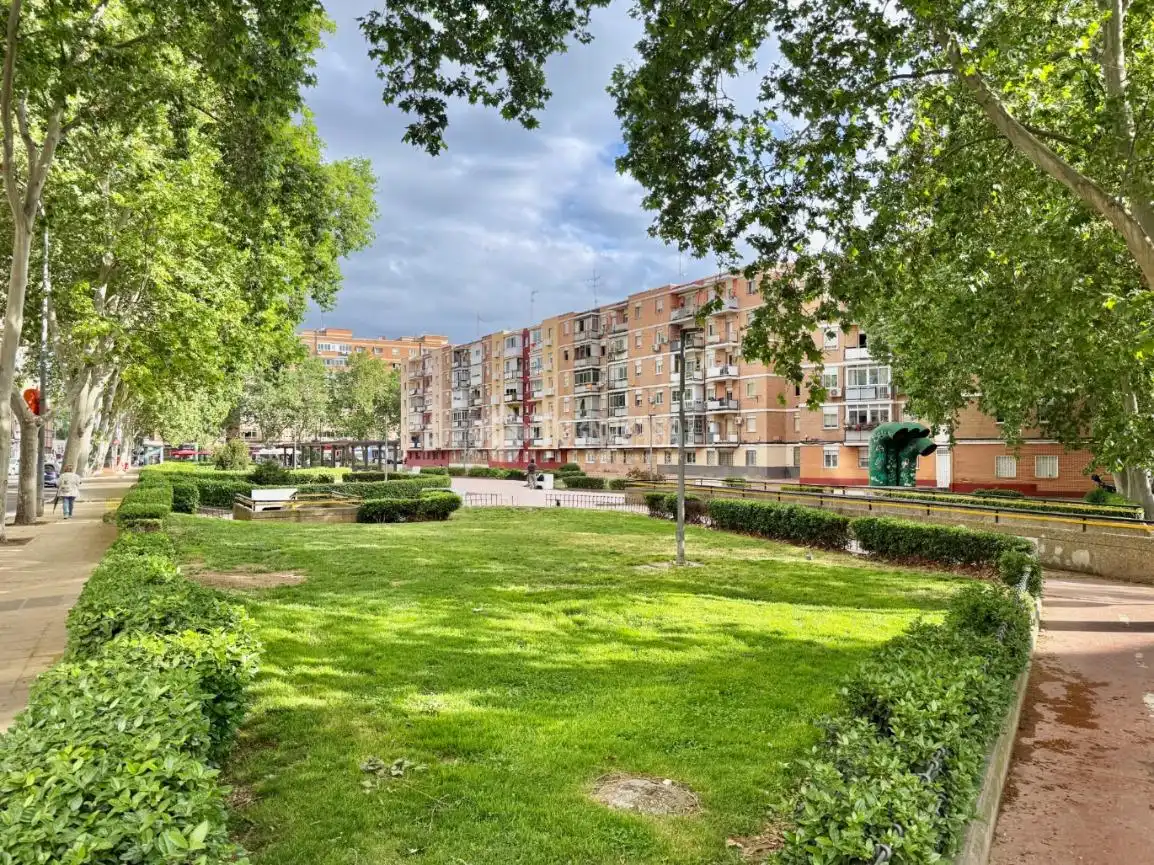 Außenansicht von Wohnung zum Verkauf in Alcalá de Henares mit Klimaanlage und Heizung
