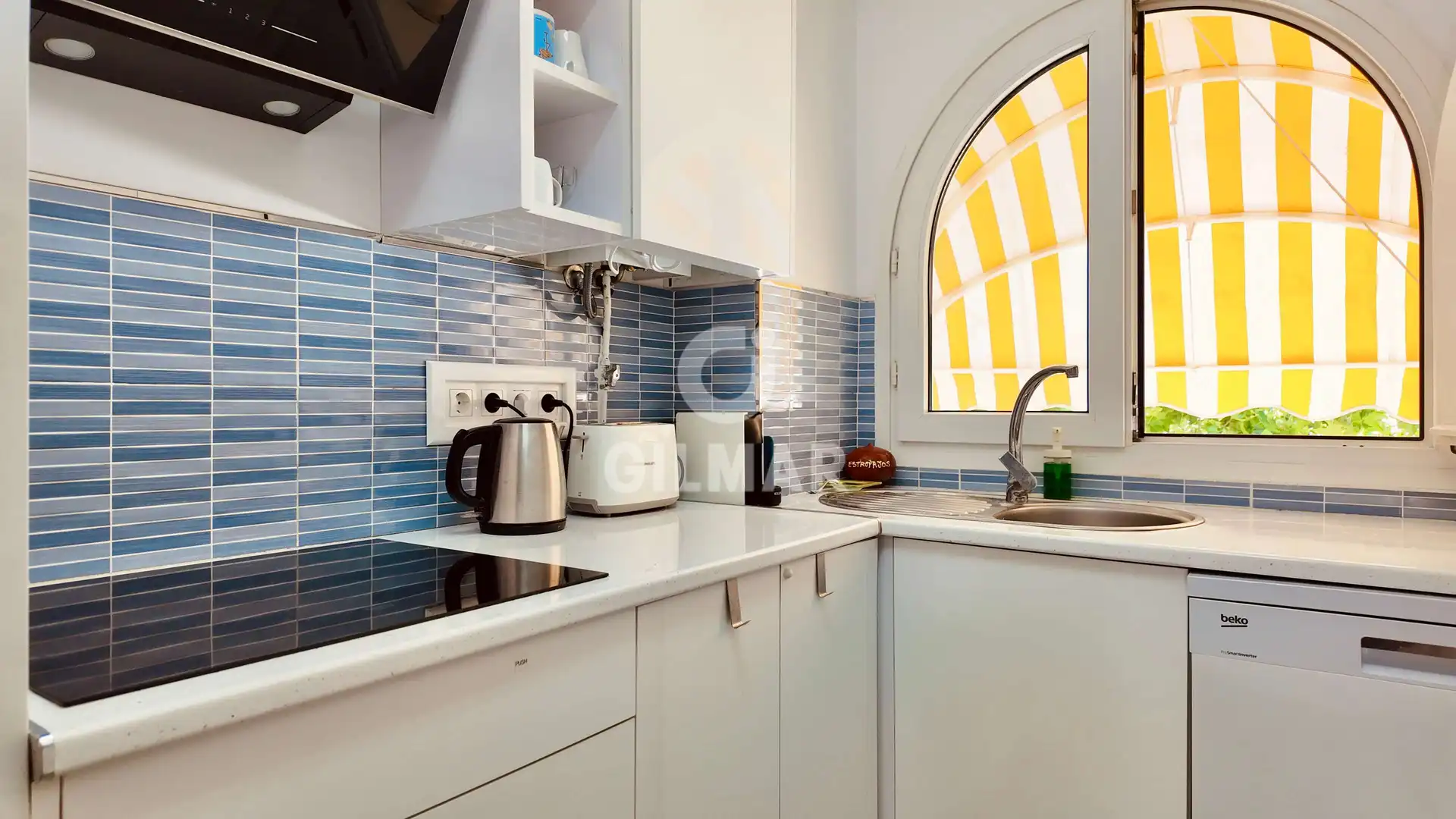 Cocina de Ático en venta en Torremolinos con Calefacción, Jardín privado y Trastero