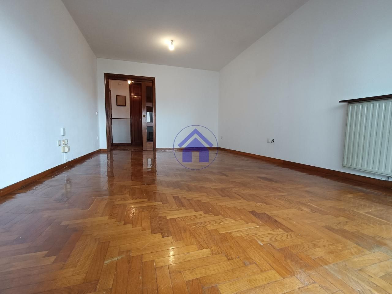Piso en venta en Vigo  con Calefacción, Parquet y Terraza