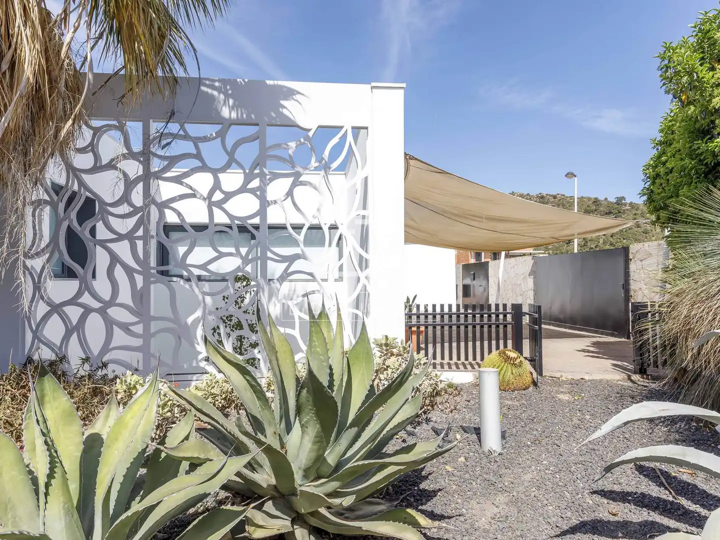 Exterior view of Houses for sale in Sagunto / Sagunt  with Air Conditioner, Parquet flooring and Swimming Pool