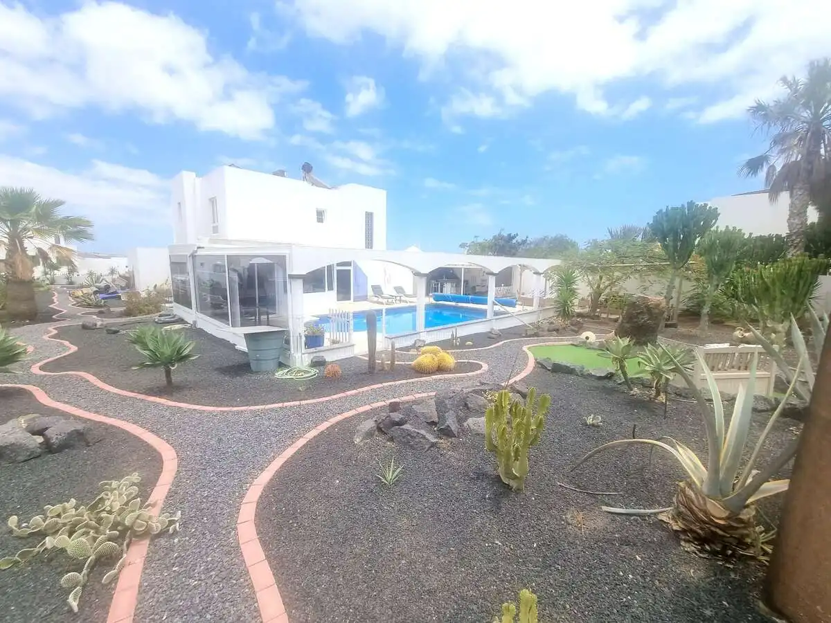 Exterior view of Houses for sale in Tías  with Air Conditioner, Private garden and Terrace
