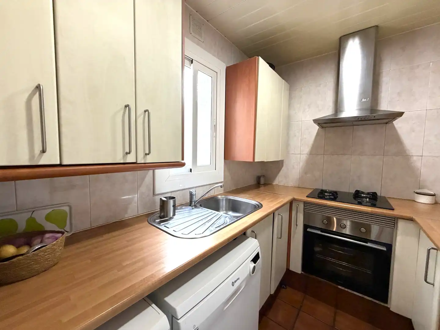 Cocina de Piso en venta en Barcelona con Aire acondicionado y Amueblado