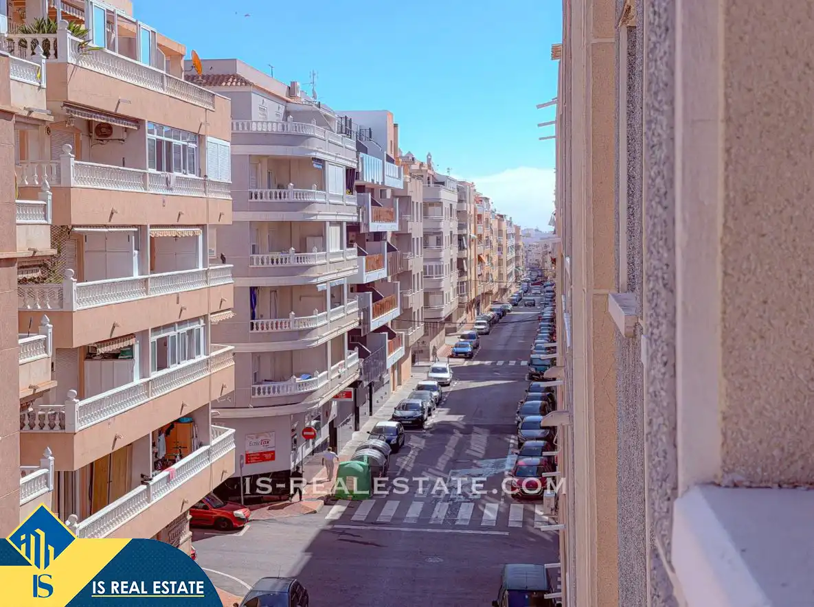 Apartment with pool for sale in Playa del Cura