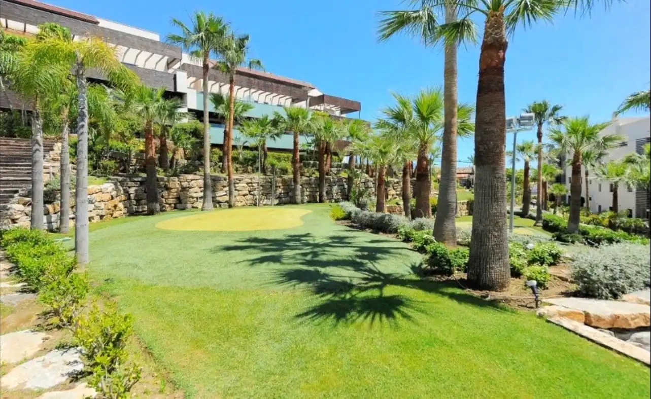Jardí de Planta baixa de lloguer en Benahavís amb Aire condicionat, Terrassa i Moblat