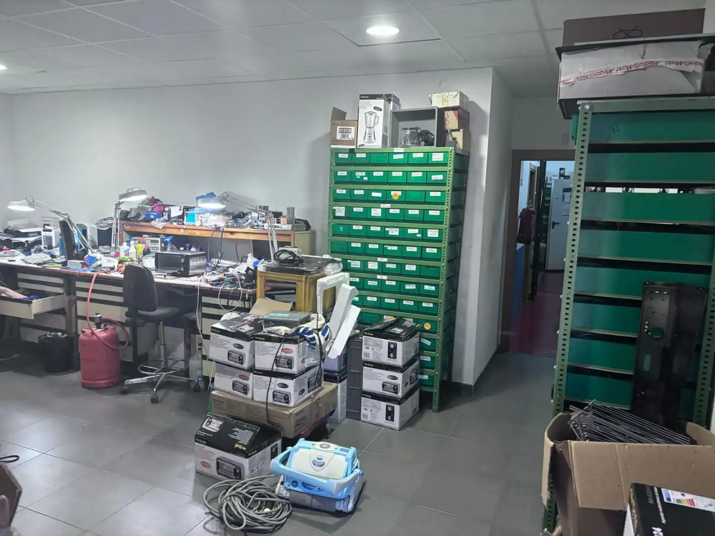 Office for sale in Alovera  with Air Conditioner, Heating and Internet