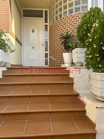 Casa adosada en Venta en Los Barreros