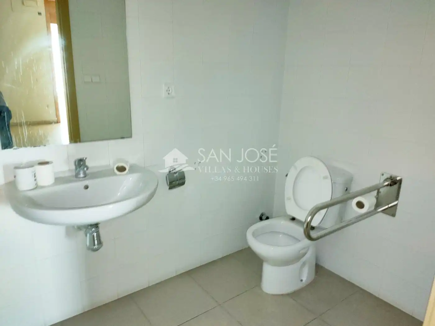 Bathroom of Commercial properties for sale in Aspe