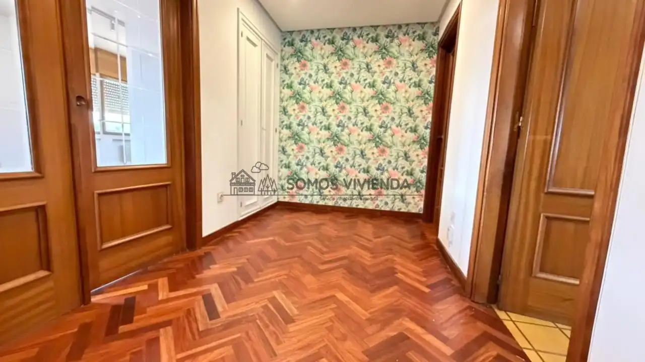 Bedroom of Flat for sale in Ourense Capital   with Heating, Parquet flooring and Balcony