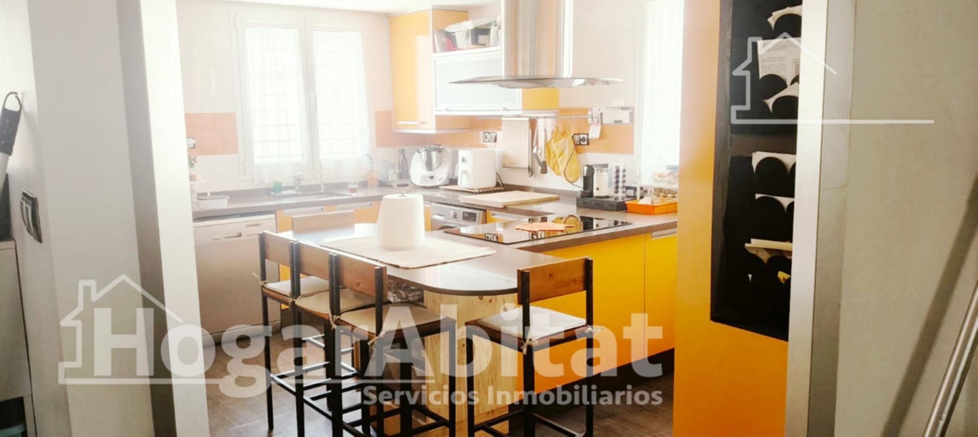 Cuina de Casa o xalet en venda en Manises amb Aire condicionat, Terrassa i Traster