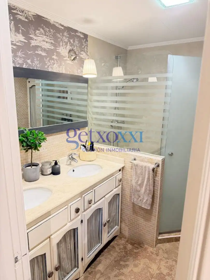 Baño de Piso en venta en Leioa con Calefacción, Terraza y Trastero