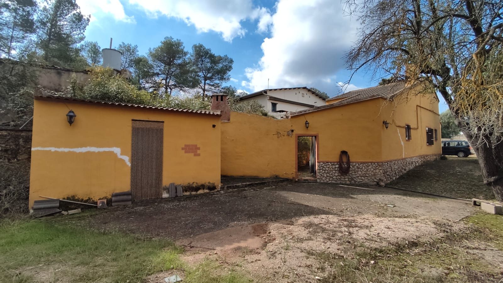Vista exterior de Finca rústica en venda en Buñol amb Jardí privat, Terrassa i Piscina