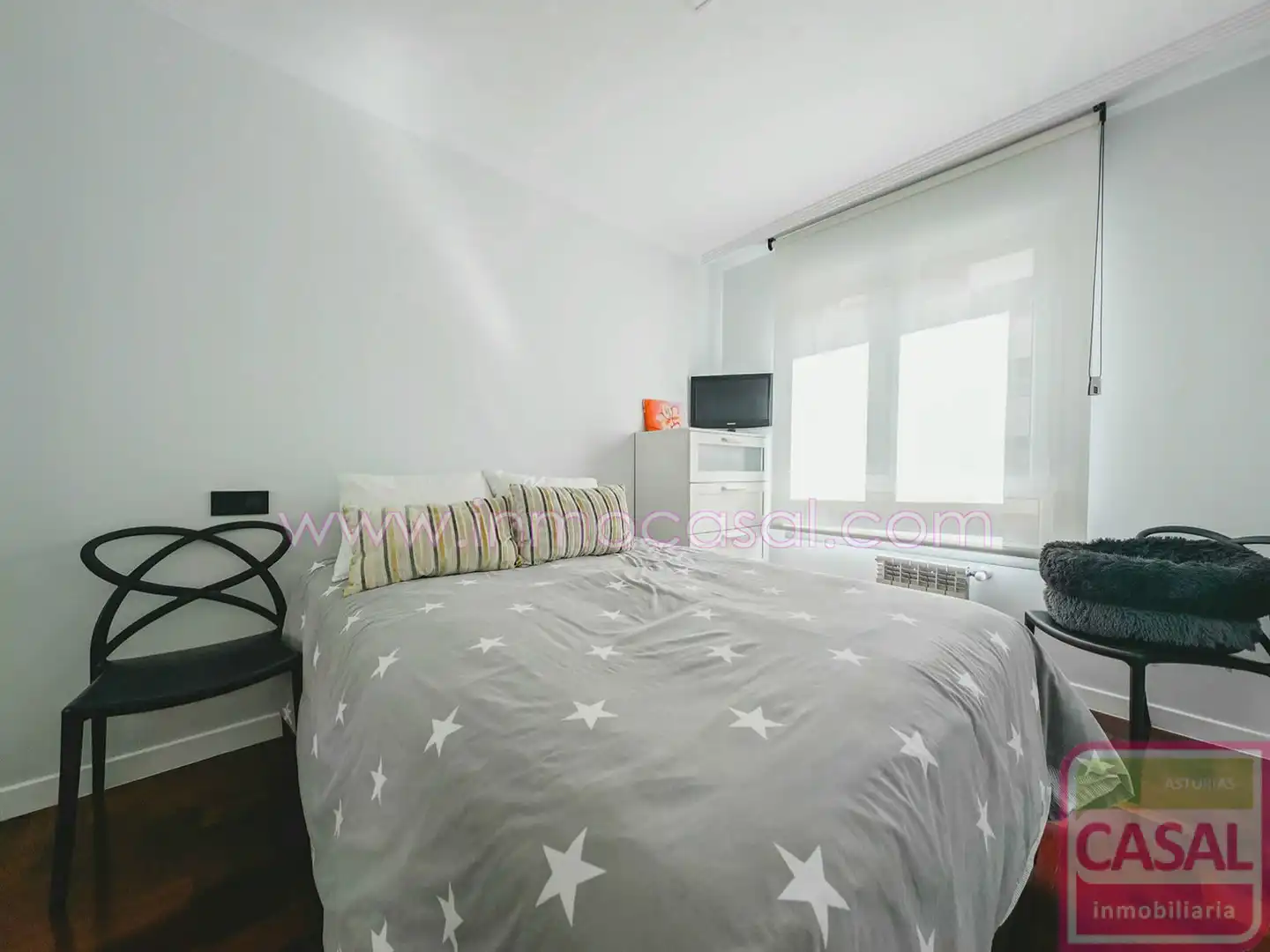Habitación de Piso en venta en Oviedo  con Calefacción, Terraza y Trastero