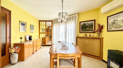 Casa cantonera amb 2 habitatges i jardí