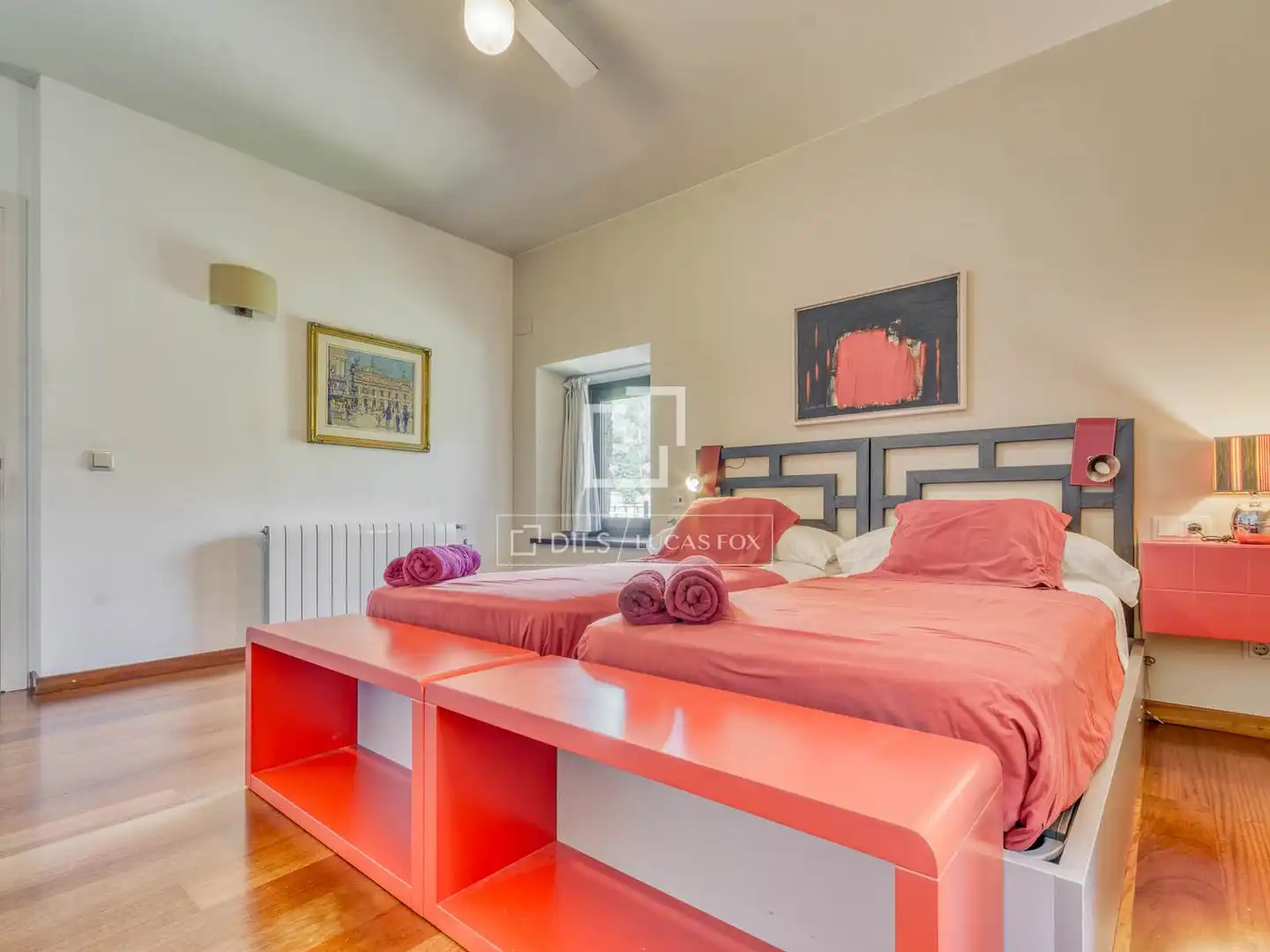 Habitación de Finca rústica en venta en Boadella i les Escaules con Calefacción, Jardín privado y Terraza