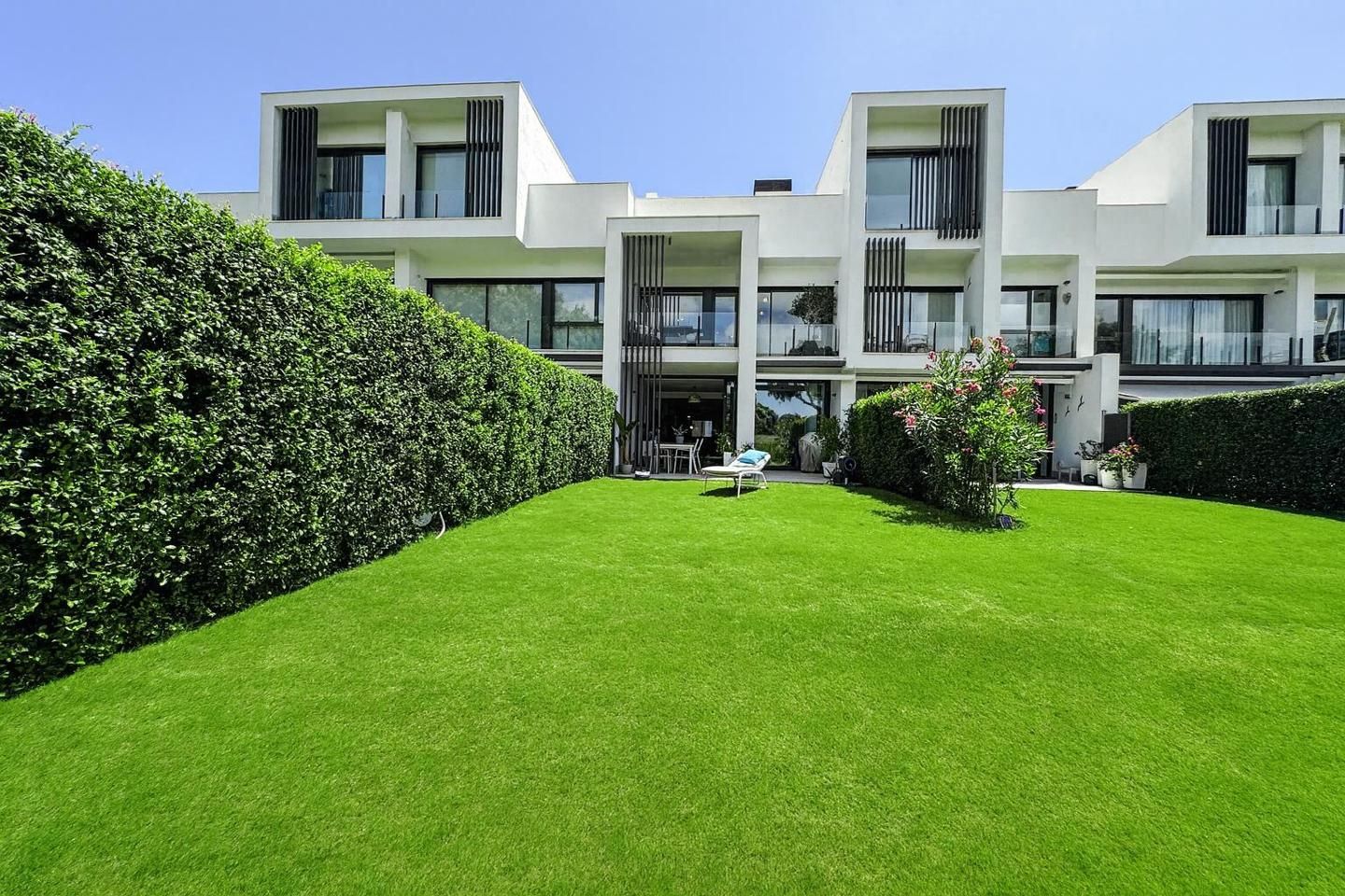 Exterior view of House or chalet for sale in Sotogrande  with Air Conditioner, Heating and Private garden