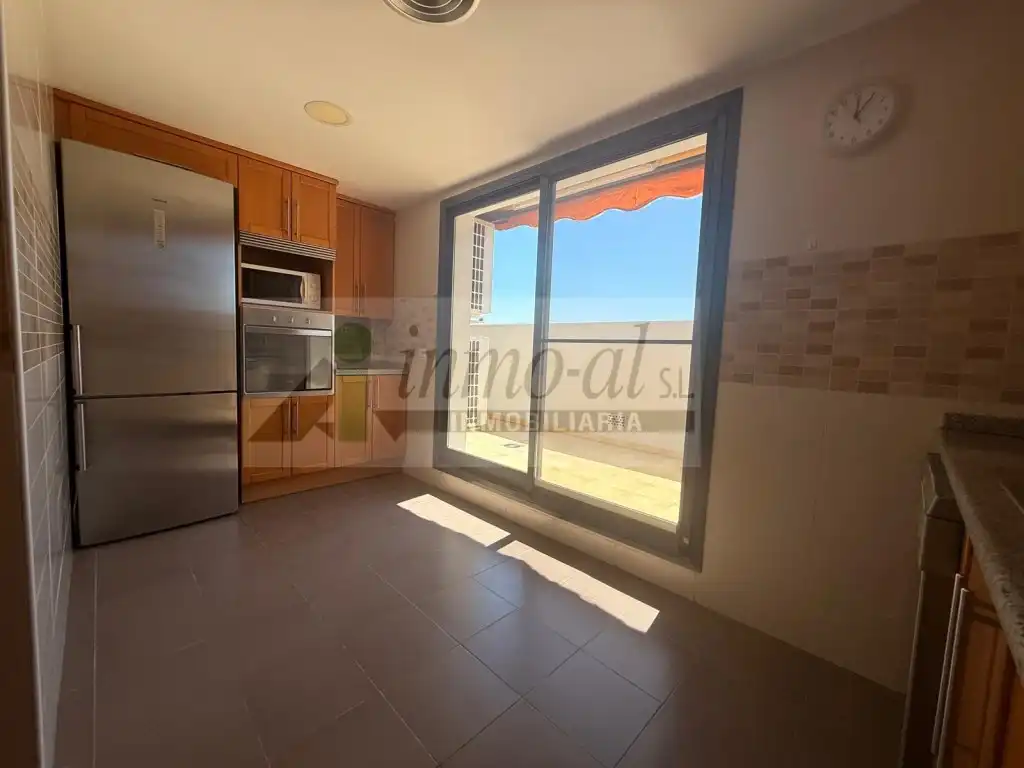 Cocina de Ático en venta en Almazora / Almassora con Terraza y Balcón