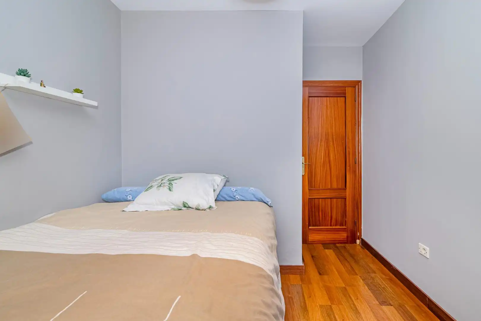 Habitación de Piso en venta en La Zubia con Aire acondicionado y Amueblado