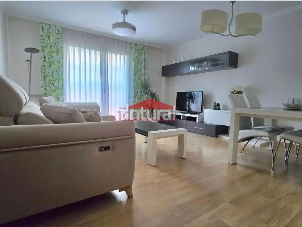 Sala de estar de Piso en venta en Albacete con Calefacción, Trastero y Amueblado