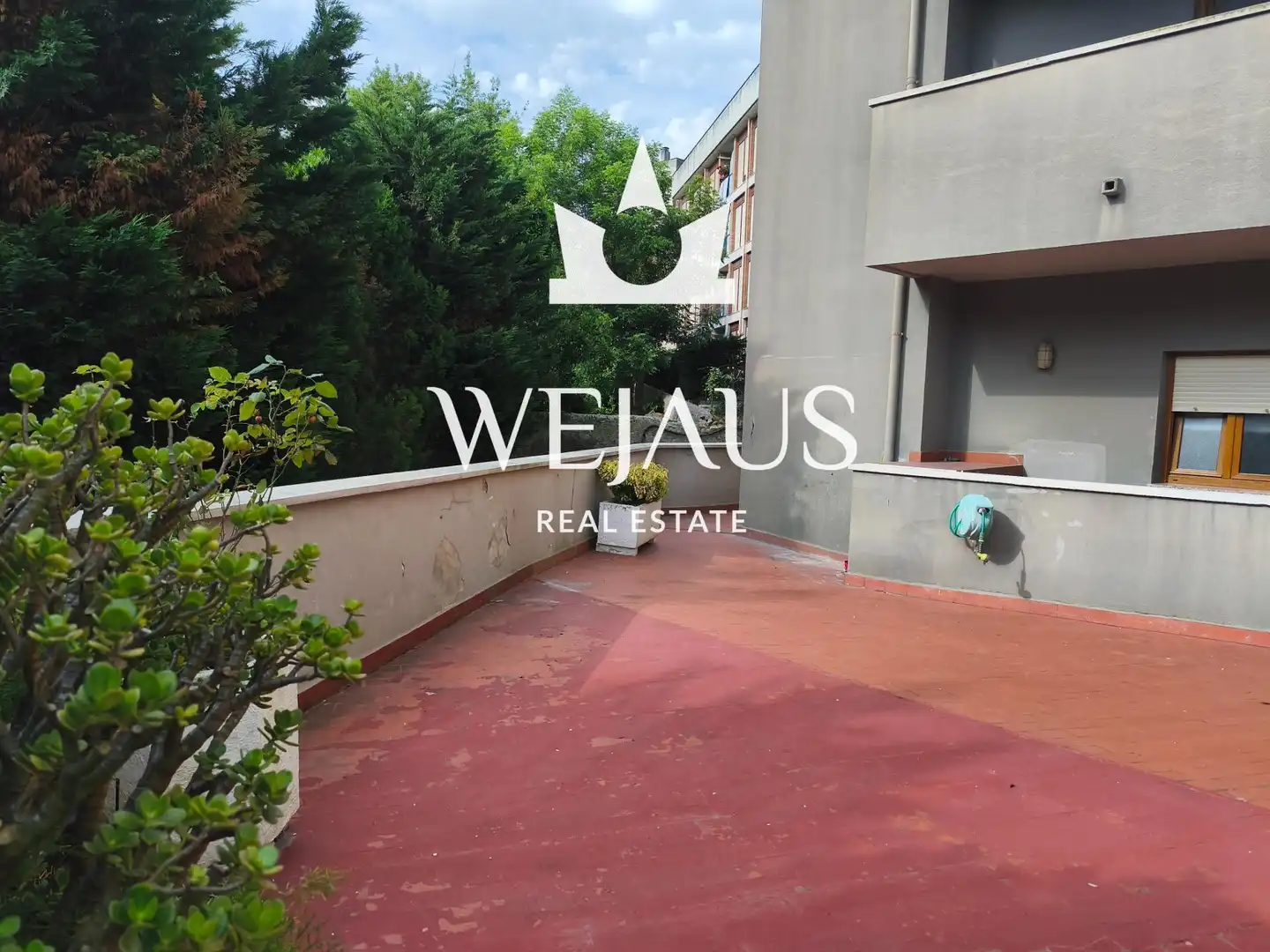 Terraza de Piso de alquiler en El Astillero   con Calefacción, Amueblado y Alarma