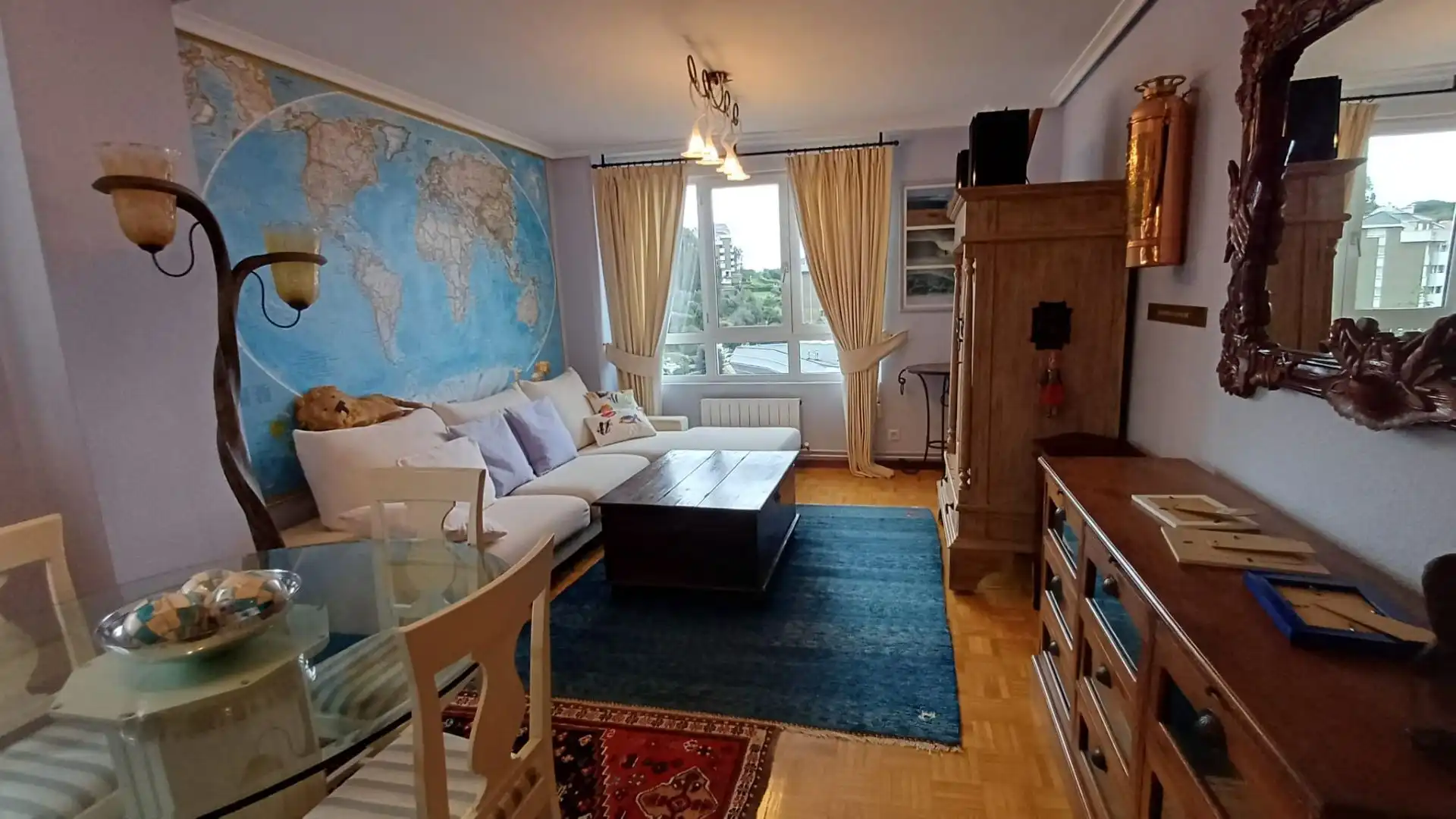 Sala d'estar de Pis en venda en Castro-Urdiales amb Calefacció i Moblat