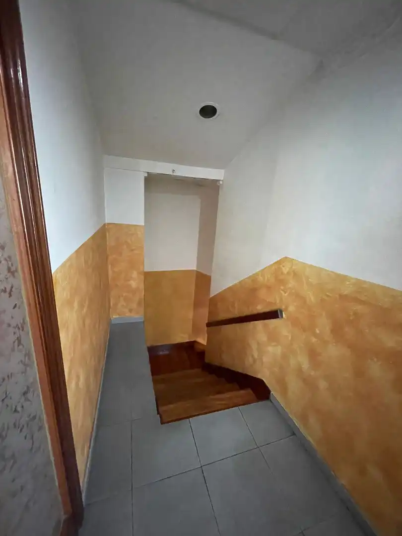 Local en venta en Valle de Trápaga-Trapagaran con Aire acondicionado, Terraza y Amueblado