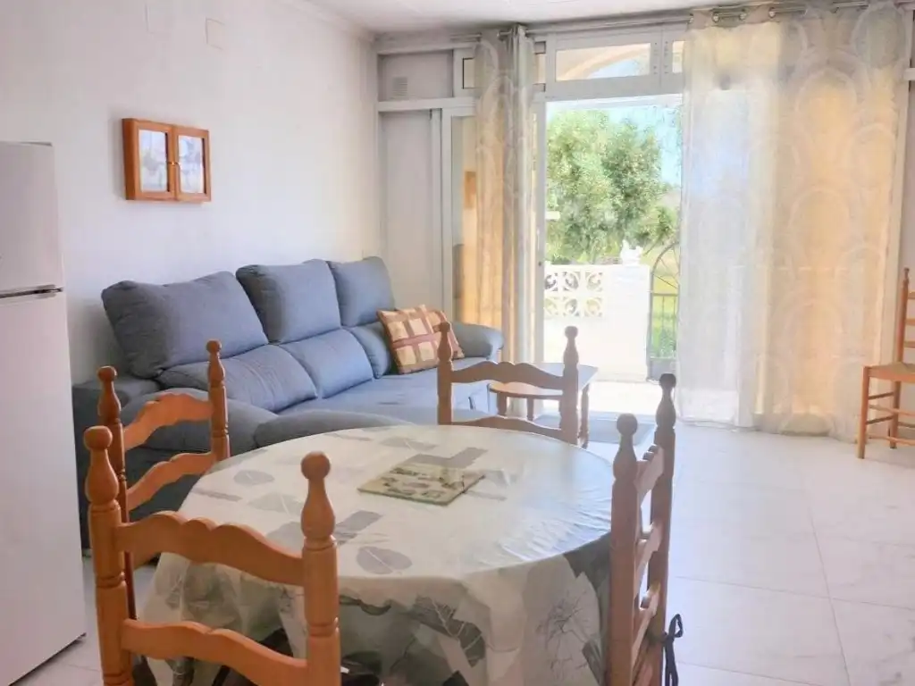 Sala d'estar de Casa o xalet en venda en Torrevieja amb Aire condicionat, Moblat i Forn